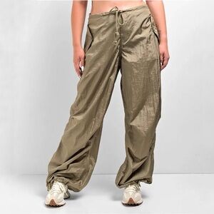 Motel Green Parachute Pants Size‎ Small